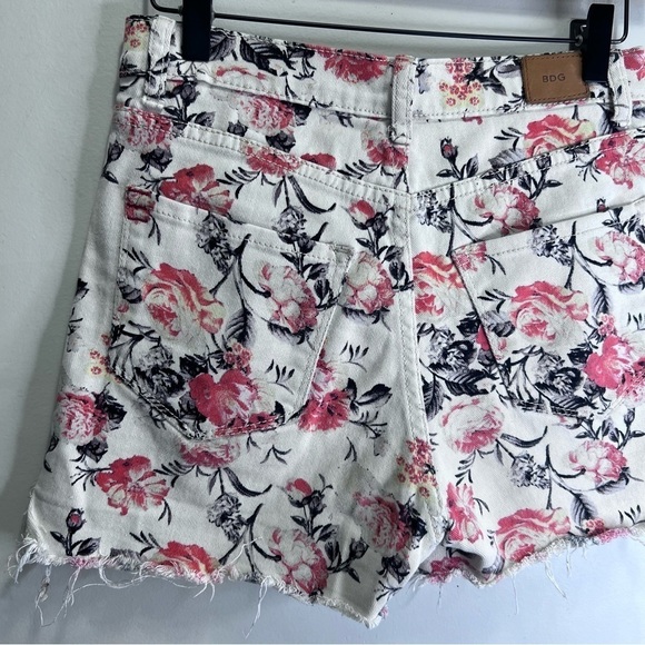 Urban Outfitters BDG Floral Cut offs Denim Shorts Size 28 Feminine - Picture 8 of 12